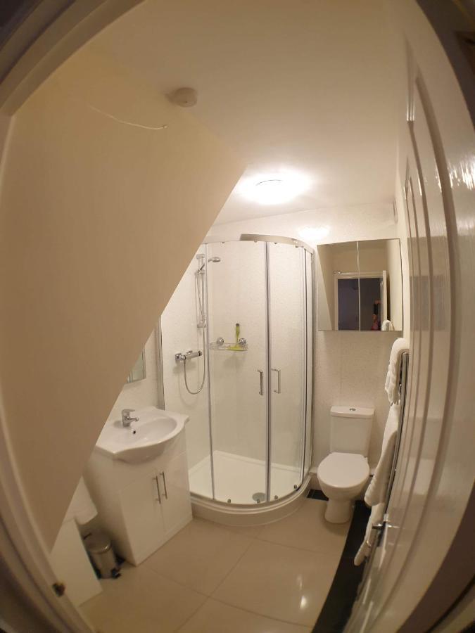 4 Bedroom House *